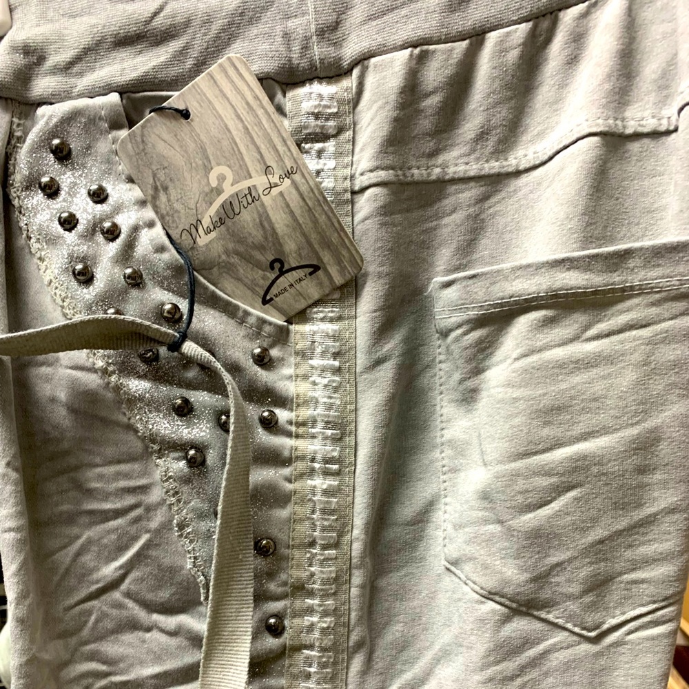 New with tags cute lightweight pants